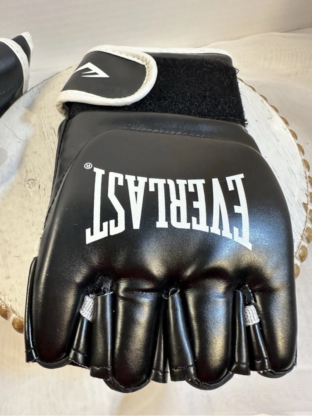 Ever Last Grappling gloves Pro Style MMA pre owned great condition sm-medium
